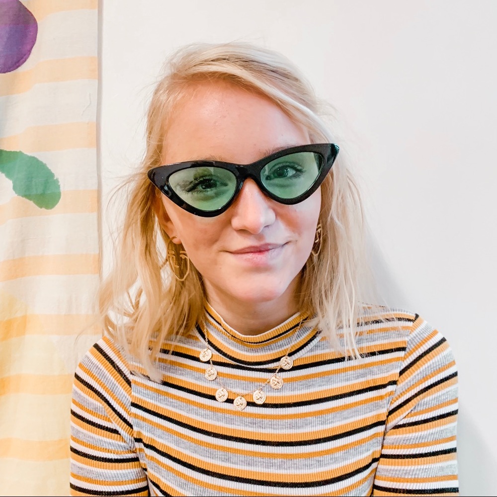 Trendy Cat Eye Stylish Sunglasses - Picture 3 of 7